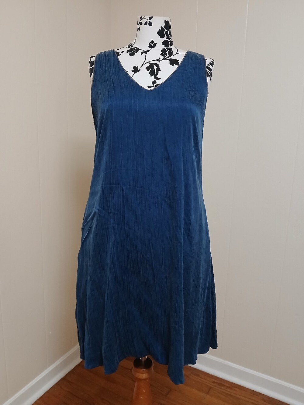 Ecru Sleeveless V-Neck Blue Crinkled Slip Dress With Beading